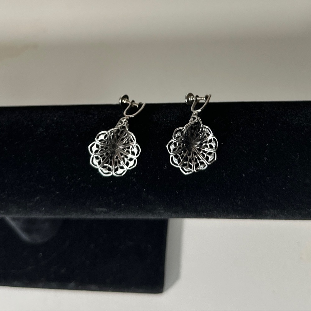Vintage screw on tulip dangle earrings